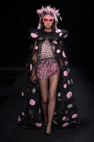 Look 80